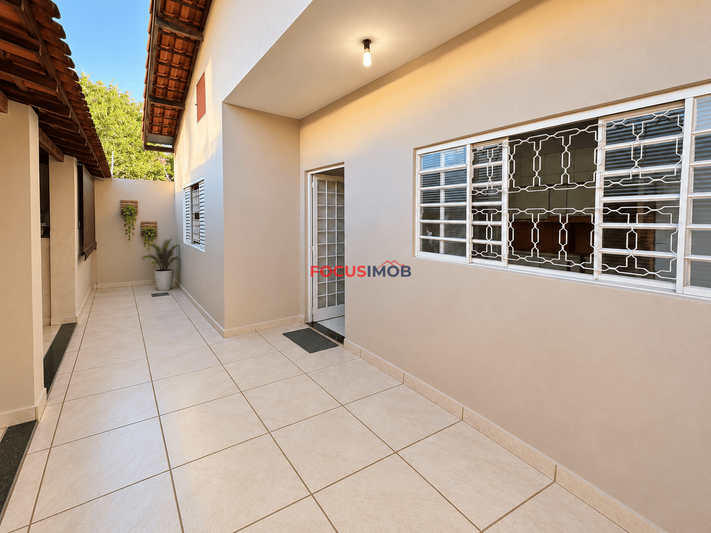 Casa à Venda no Jardim Fantinato – 2 Dormitórios, Suíte e Amplo Quintal