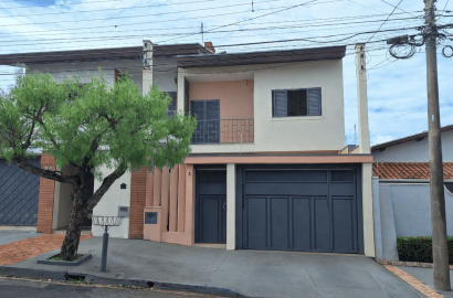 Lindo Sobrado à Venda – Conforto, Espaço e Excelente Localização!