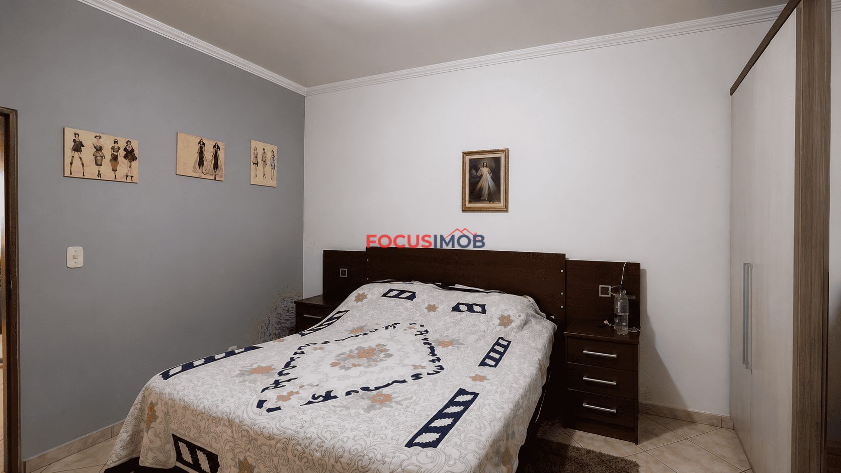 Casa à Venda com 4 Quartos sendo 2 Suítes e 190 m² de Área Construída