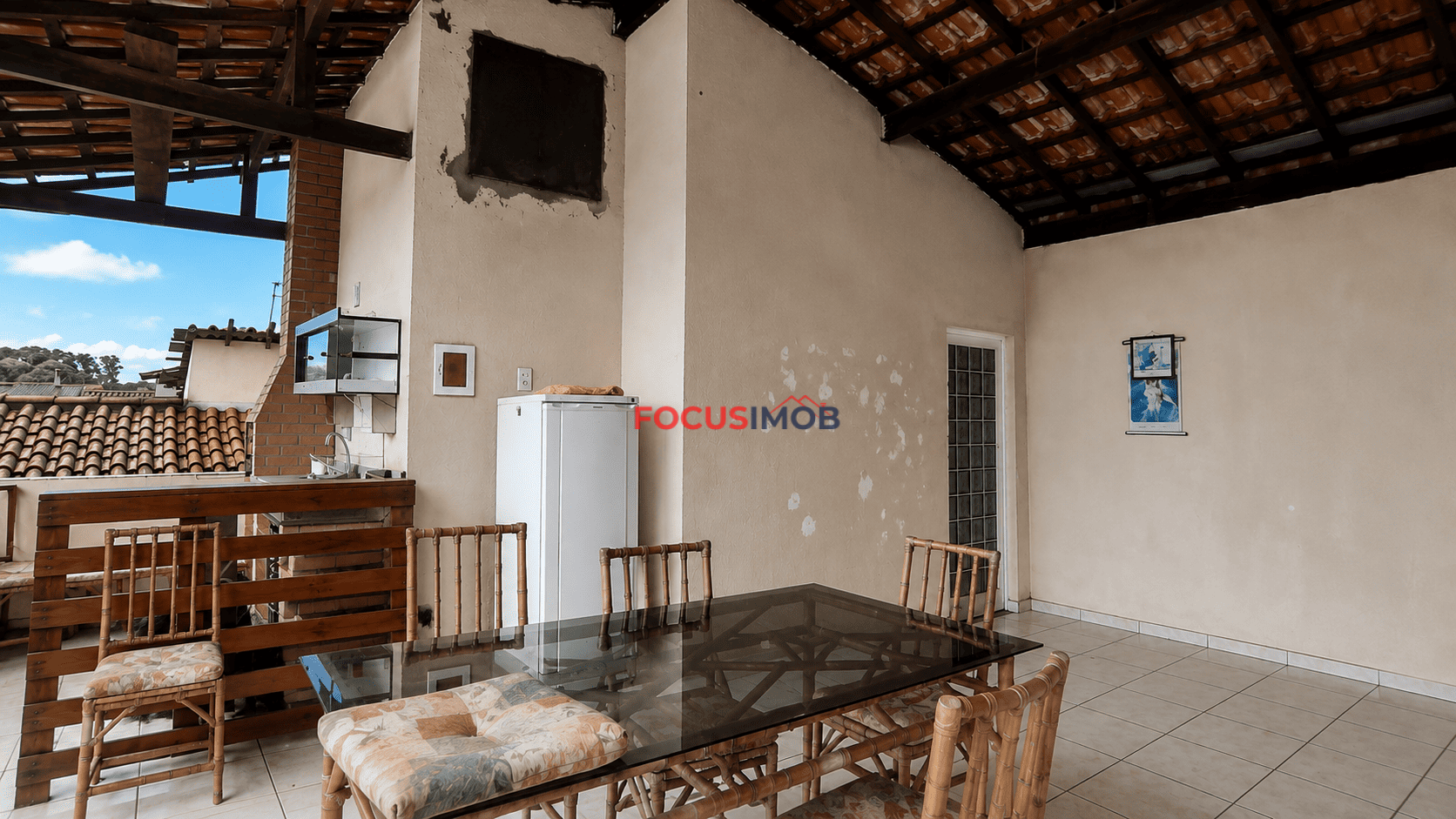 Casa à Venda com 4 Quartos sendo 2 Suítes e 190 m² de Área Construída