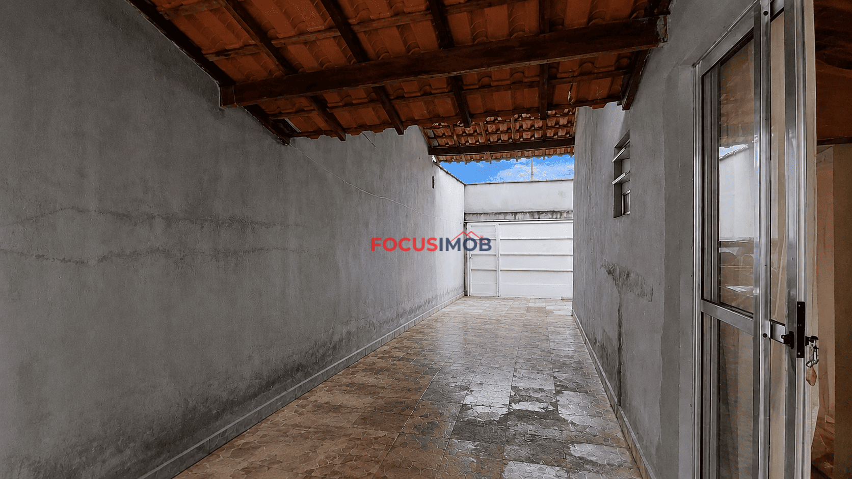 Casa à Venda com 4 Quartos sendo 2 Suítes e 190 m² de Área Construída
