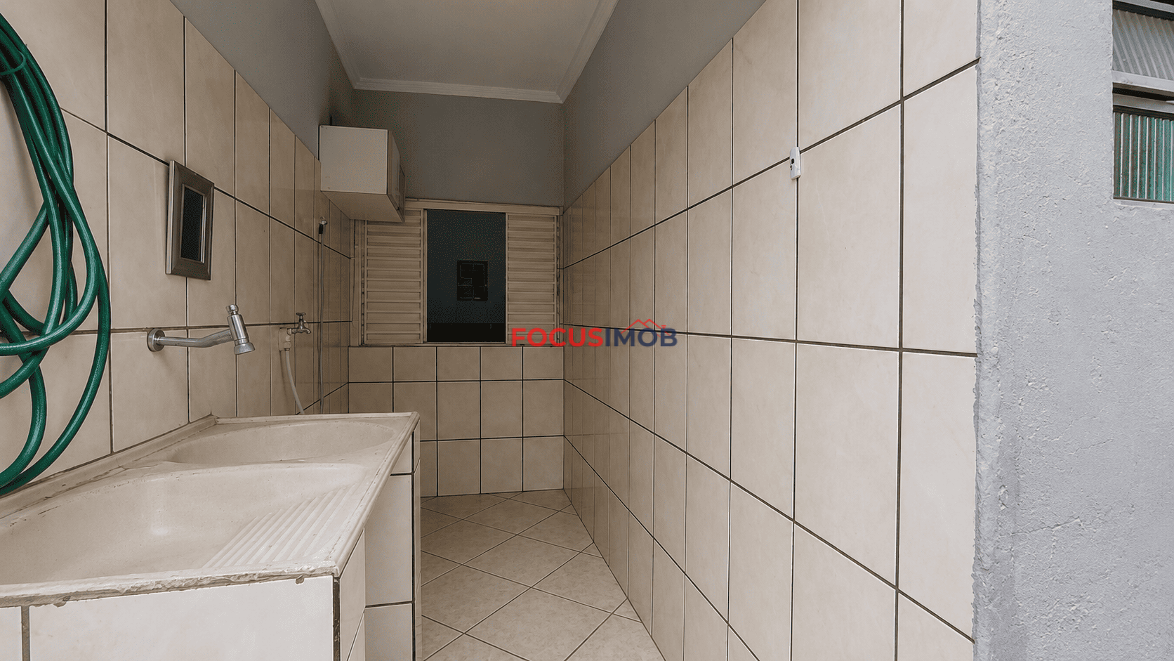 Casa à Venda com 4 Quartos sendo 2 Suítes e 190 m² de Área Construída