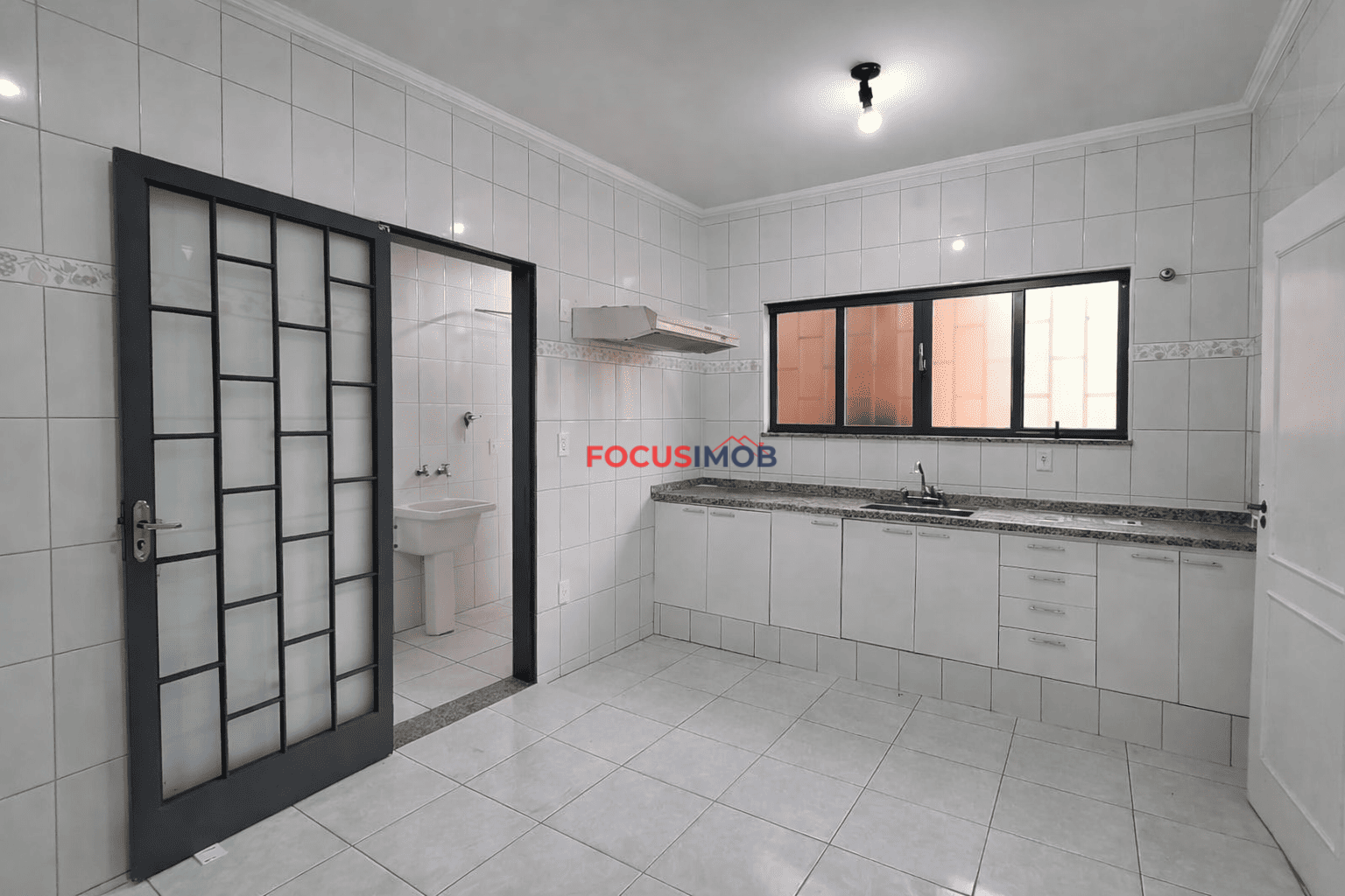 Lindo Sobrado à Venda – Conforto, Espaço e Excelente Localização!