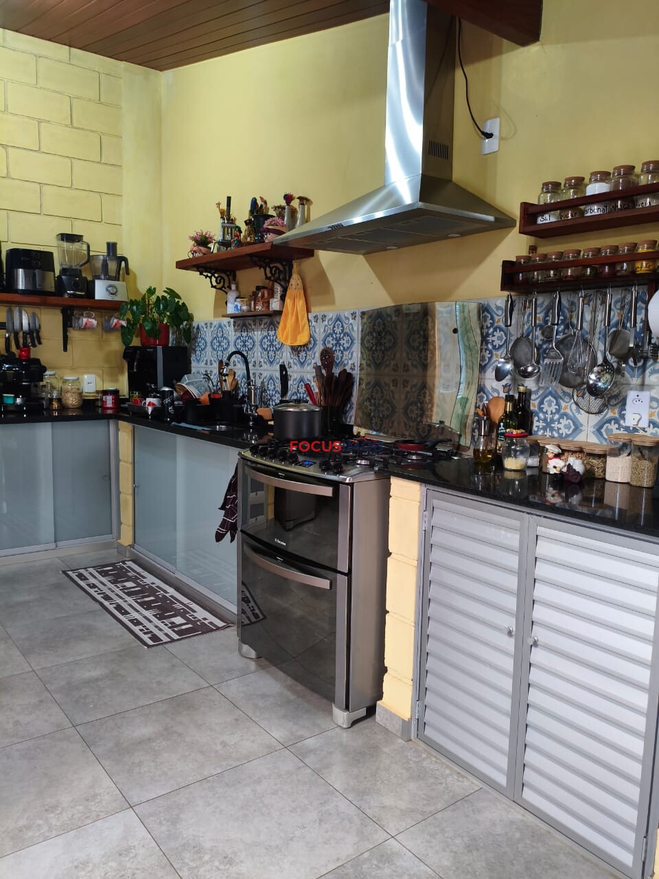 CASA  NO CONDOMÍNIO DR. FALSETTI – MOGI GUAÇU/SP- 3 DORMITÓRIOS