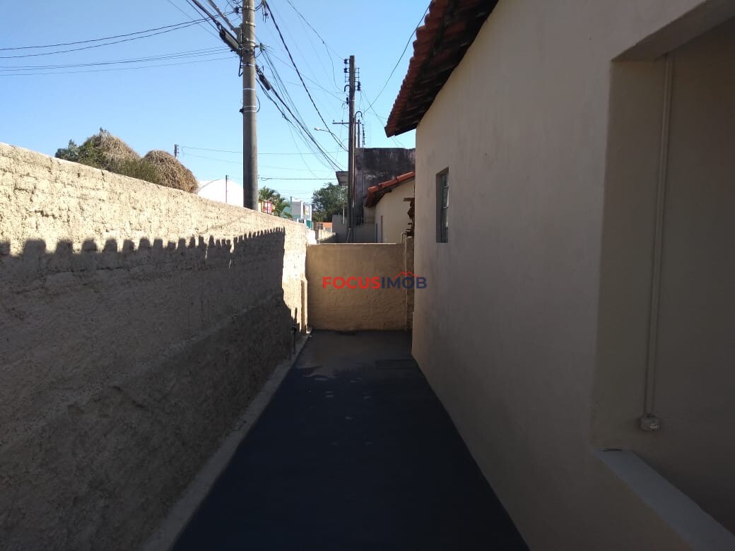 Excelente Oportunidade! 2 Casas no Mesmo Terreno com Potencial Comercial - Itapira/SP