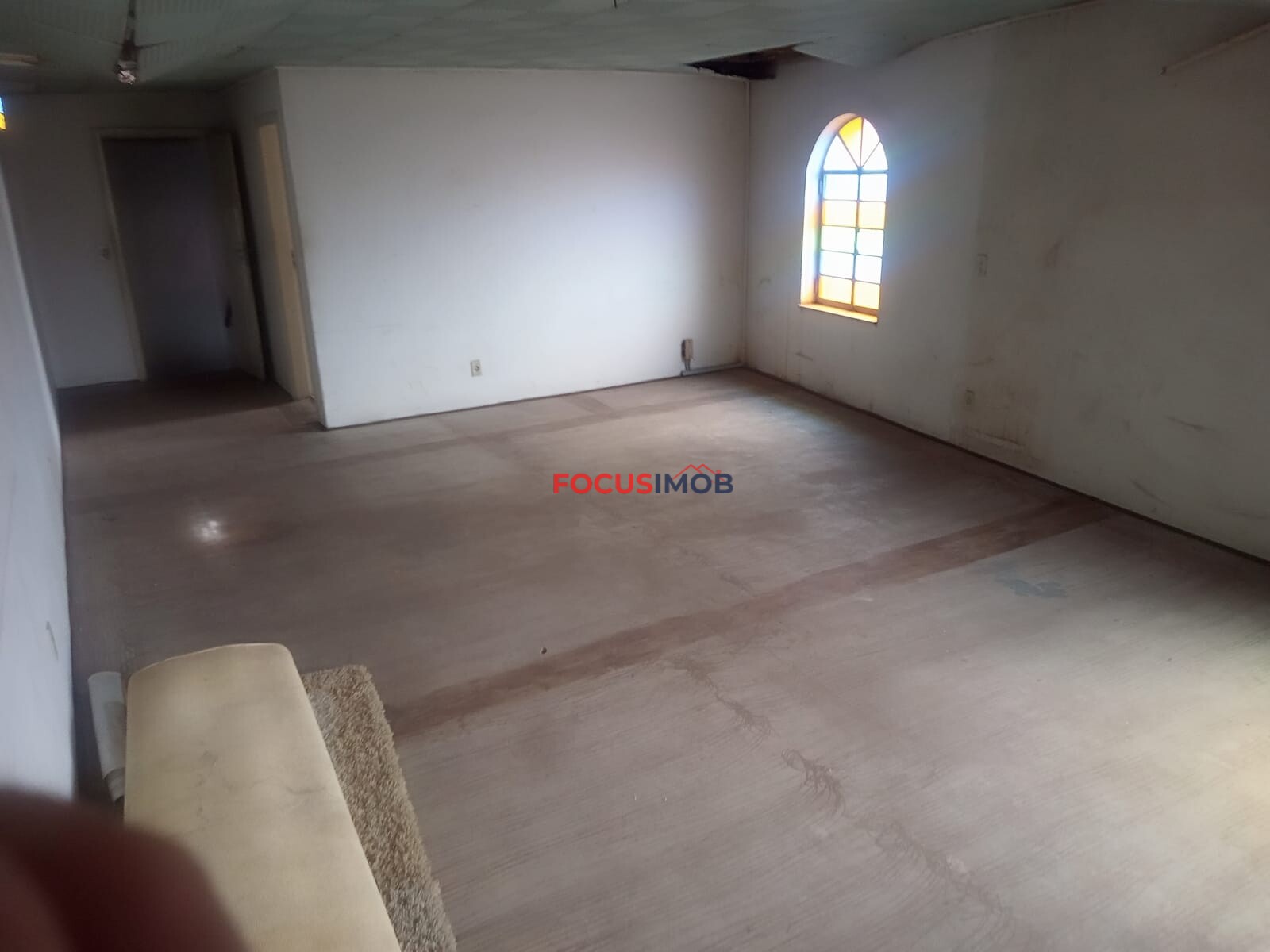 Prédio Comercial com Casa Assobradada à Venda – Itapira/SP