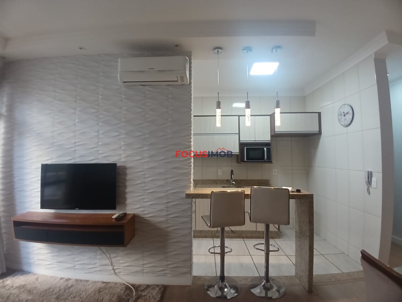 Apartamento localizado no 2º andar, em prédio com elevador, oferecendo conforto e praticidade no dia a dia.