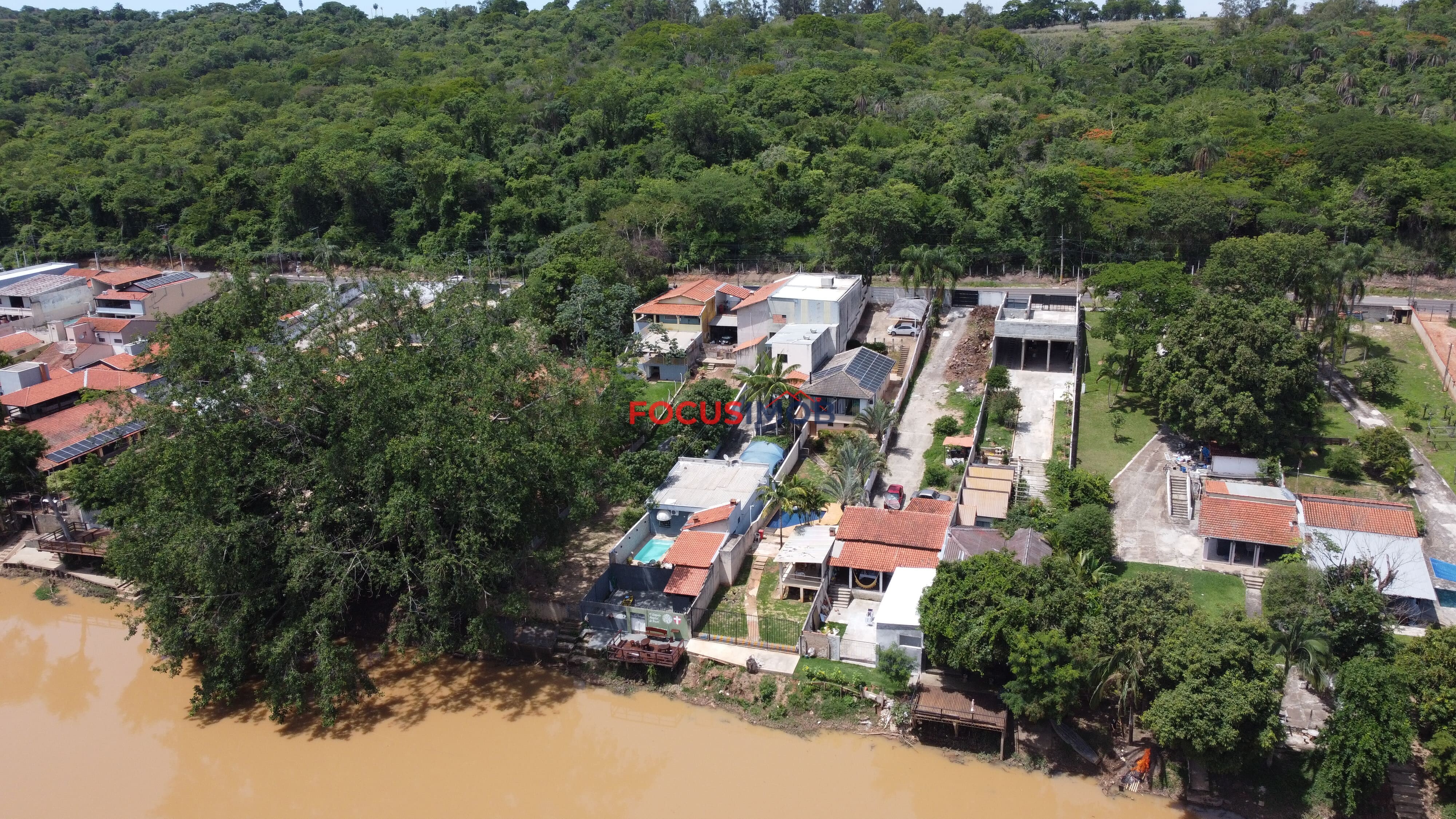 Casa para locação com 3 dormitórios, 270 m², no Jardim Serra Dourada