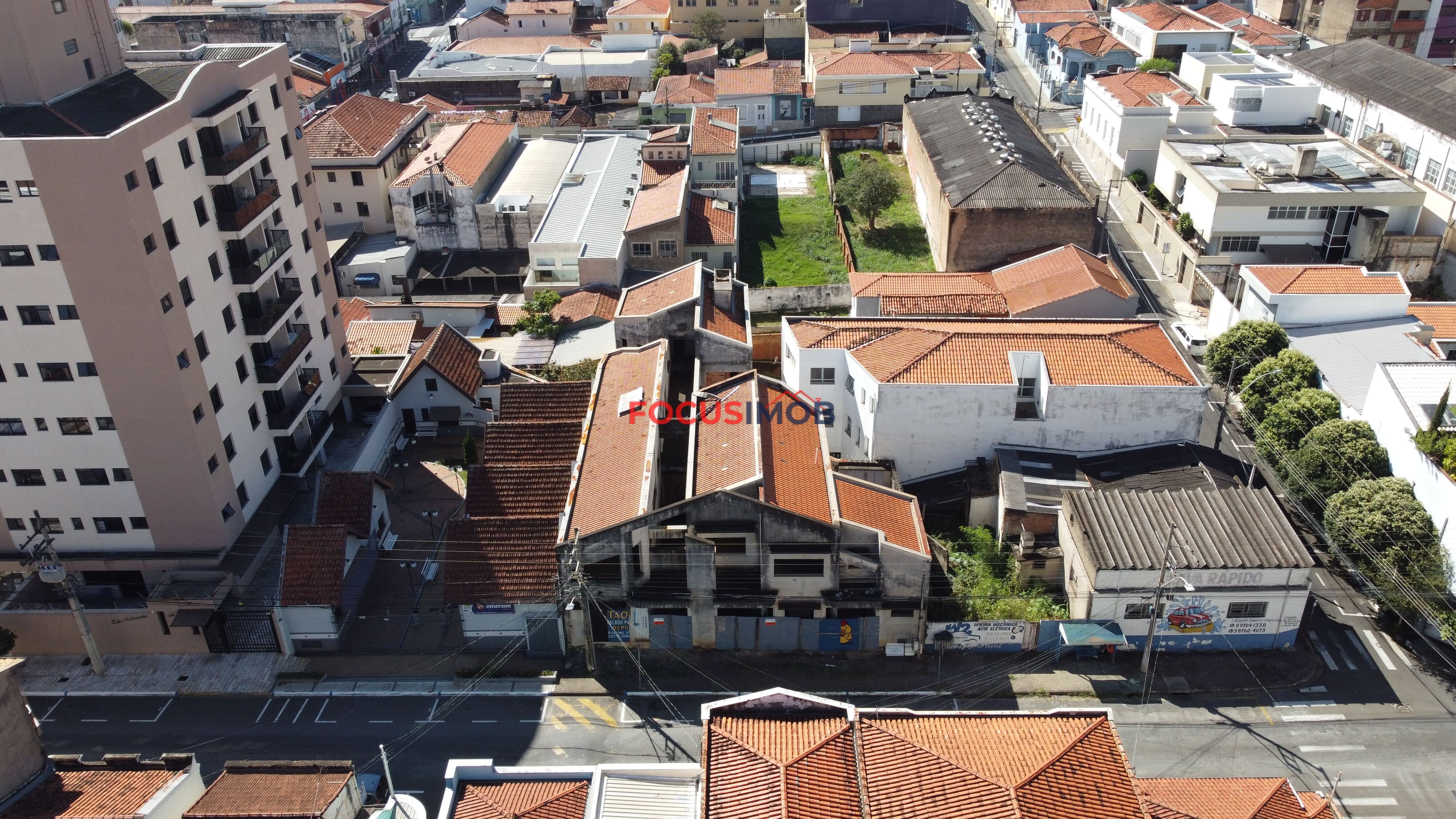 Prédio Comercial no Centro de Itapira - 3 Rendas Garantida! Salas, Lojas ou Airb