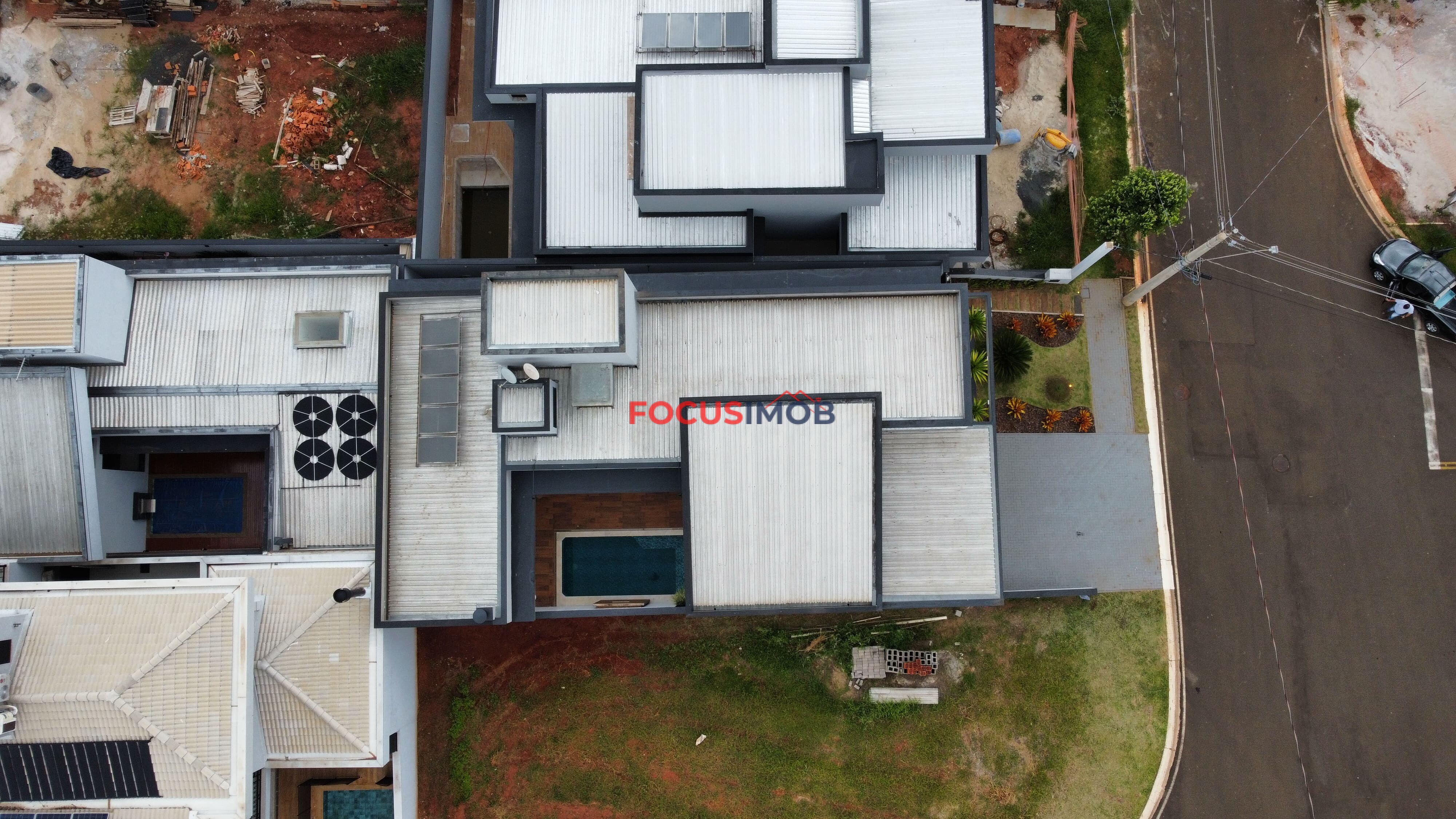 IMÓVEL DE ALTO PADRÃO À VENDA – CONDOMÍNIO MORRO VERMELHO 2