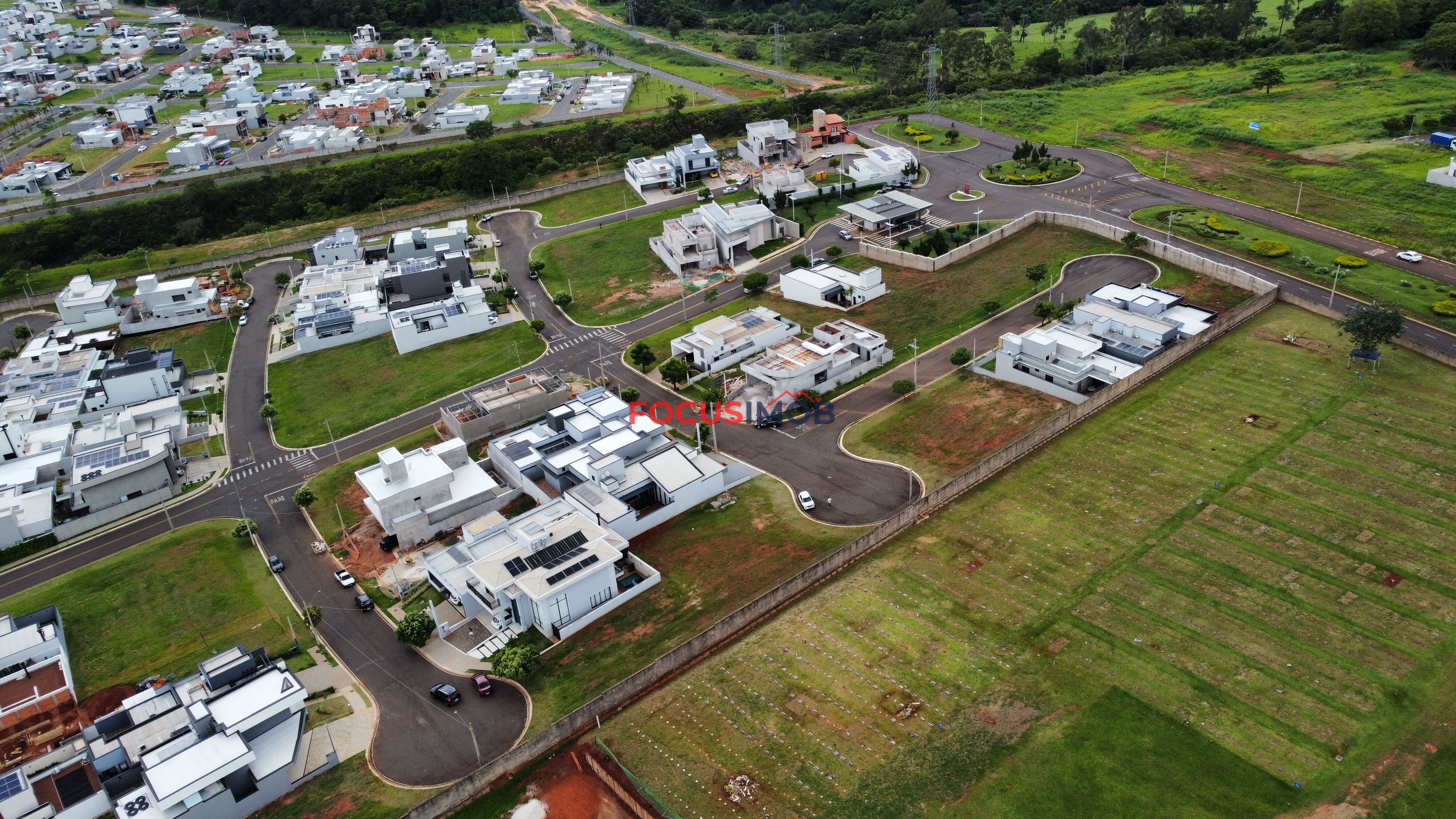 IMÓVEL DE ALTO PADRÃO À VENDA – CONDOMÍNIO MORRO VERMELHO 2