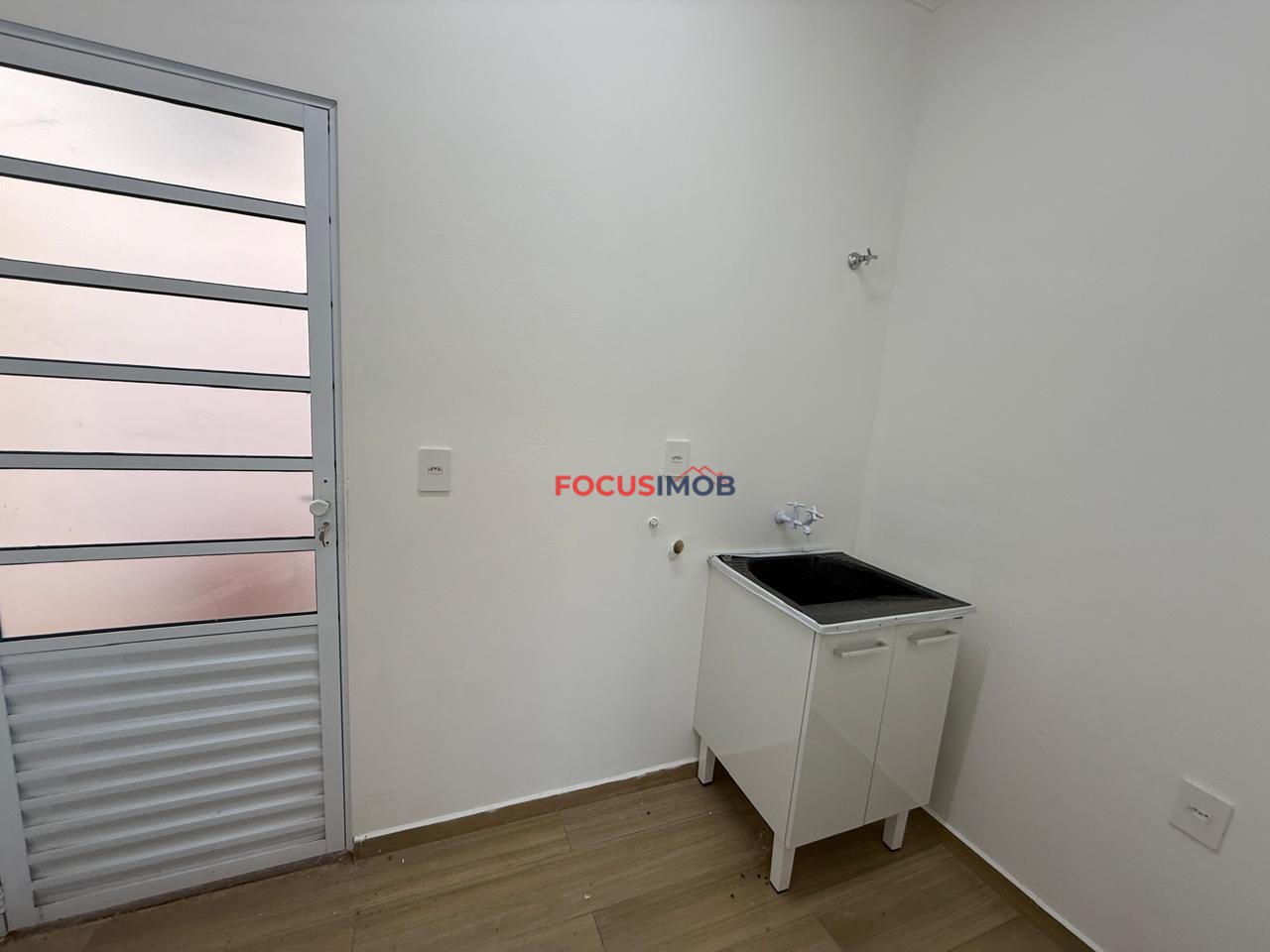 Casa Moderna no Jd. Esplanada | 3 Dormitórios (1 Suíte) a 5 Minutos do Centro