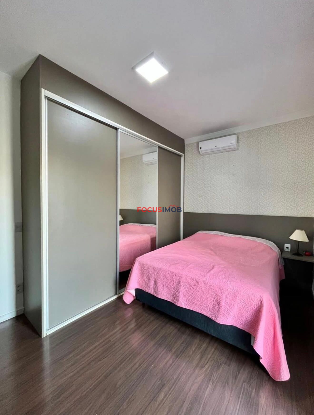 Lindo Sobrado no  Condomínio Europa - Mogi Guaçu -  4 Dormitórios