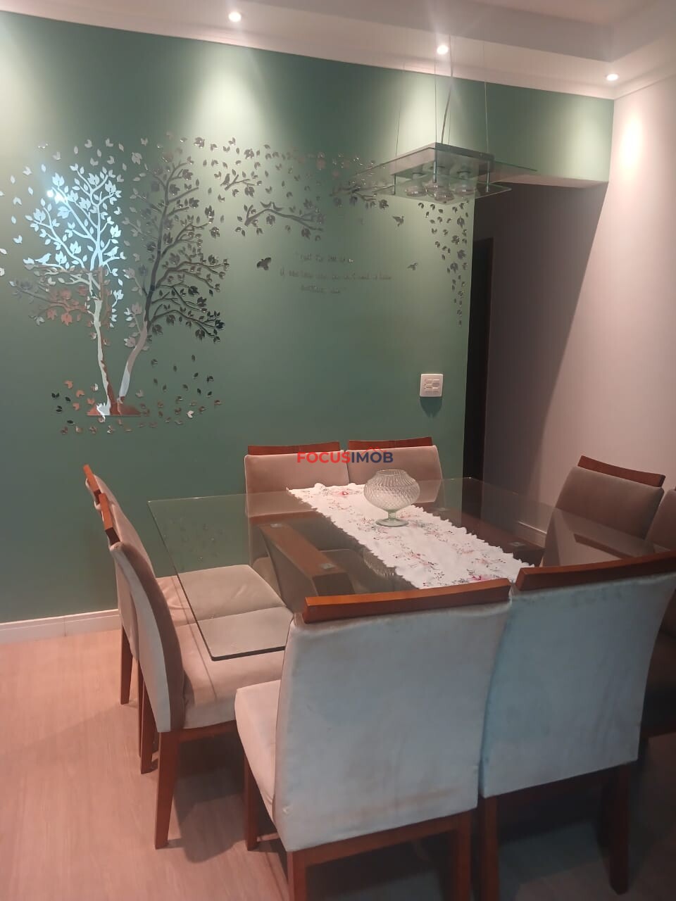 Apartamento localizado no 2º andar, em prédio com elevador, oferecendo conforto e praticidade no dia a dia.