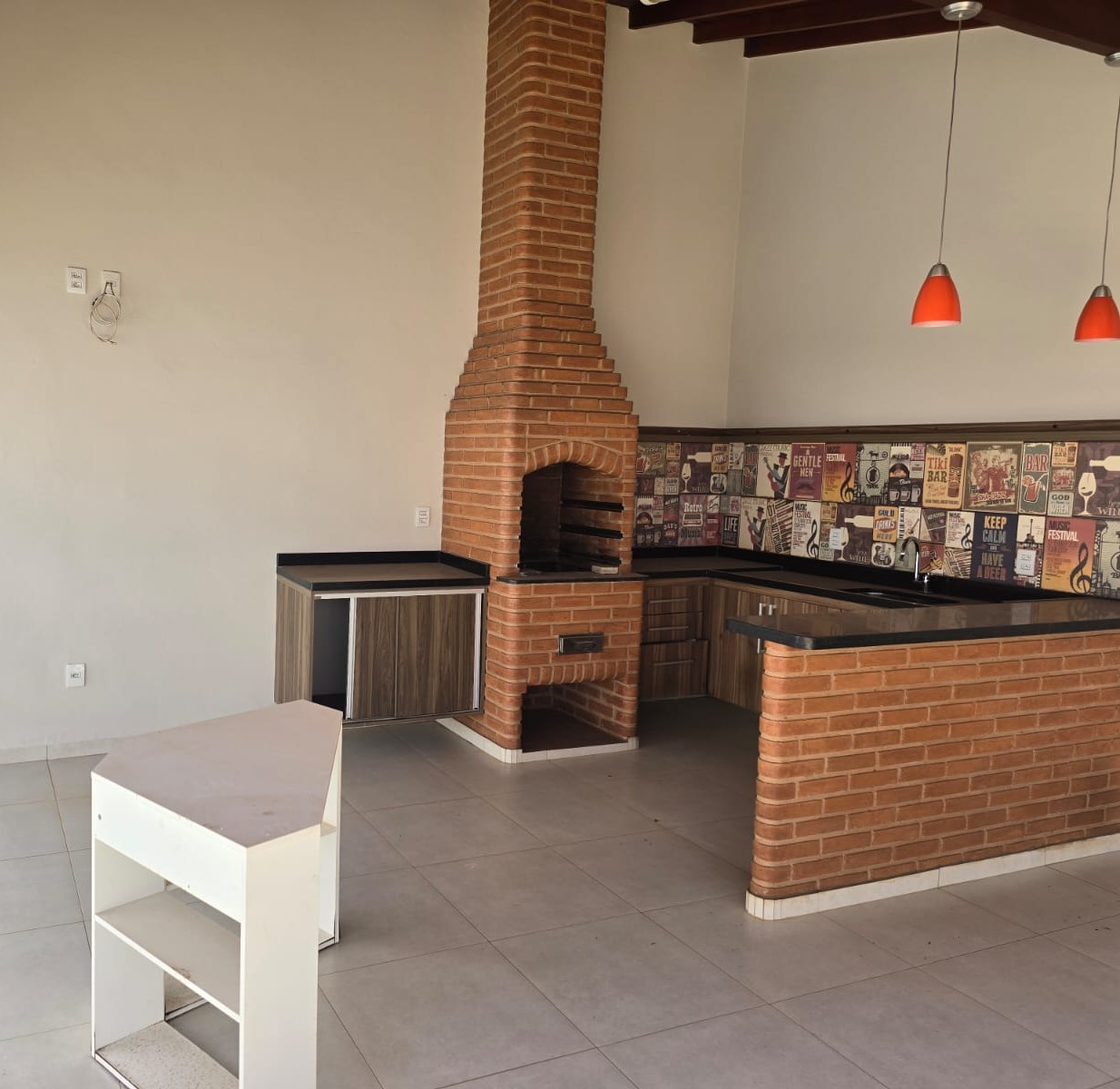 CASA A VENDA PARQUE REAL I MOGI GUAÇU ACEITA PERTMUTA DE TERRENO OU CARRO