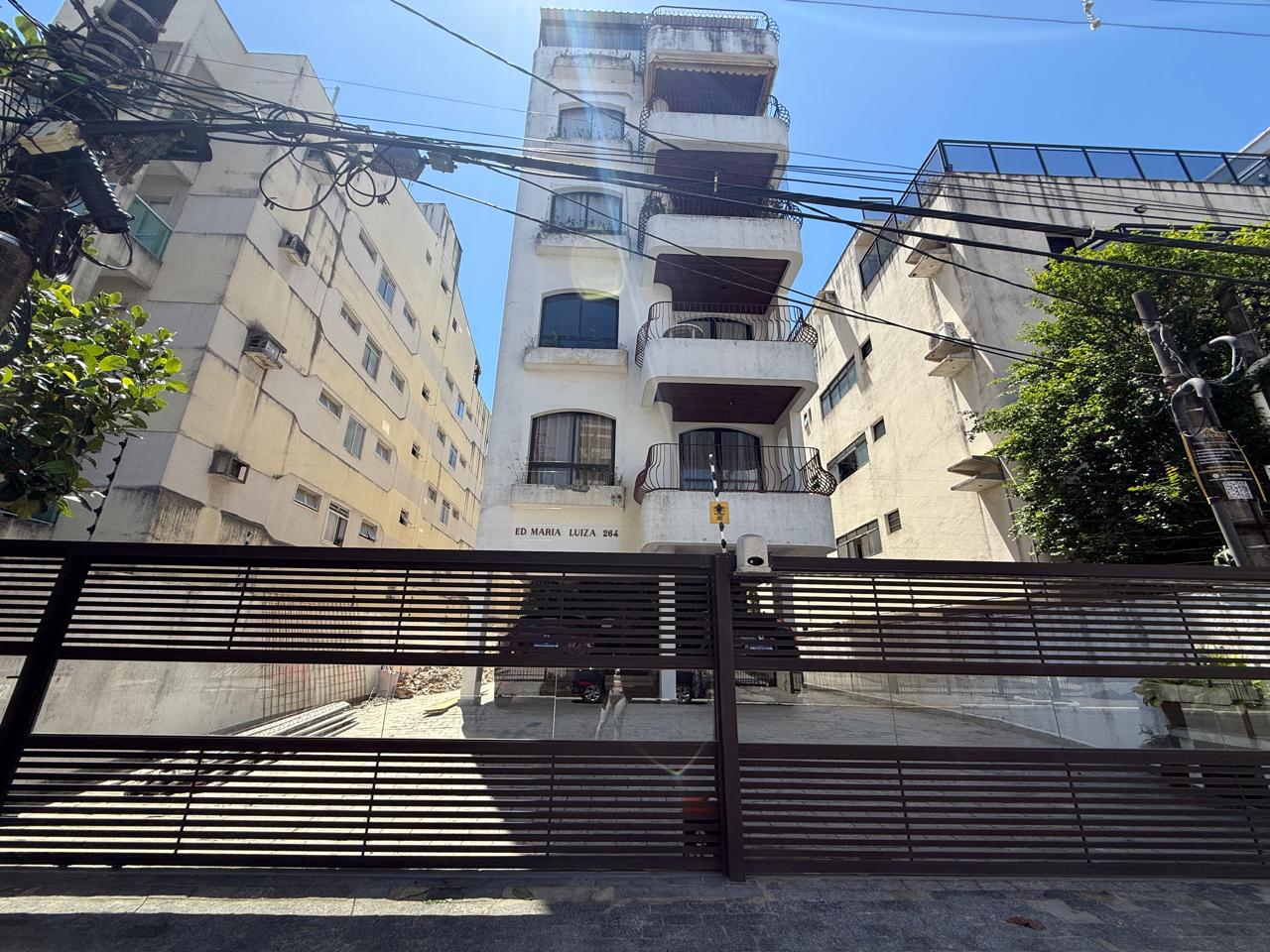 APARTAMENTO NA PRAIA ENSEADA GUARUJA À VENDA ACEITA PERMUTA COM CHÁCARA.