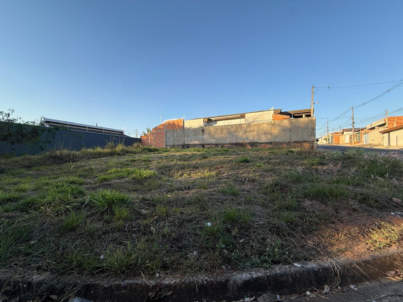 Terreno Jardim Santa Cruz: 202m², Ótimo Preço!