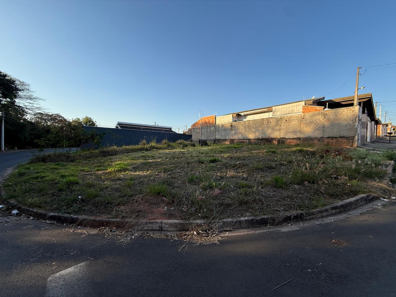 Terreno Jardim Santa Cruz: 202m², Ótimo Preço!