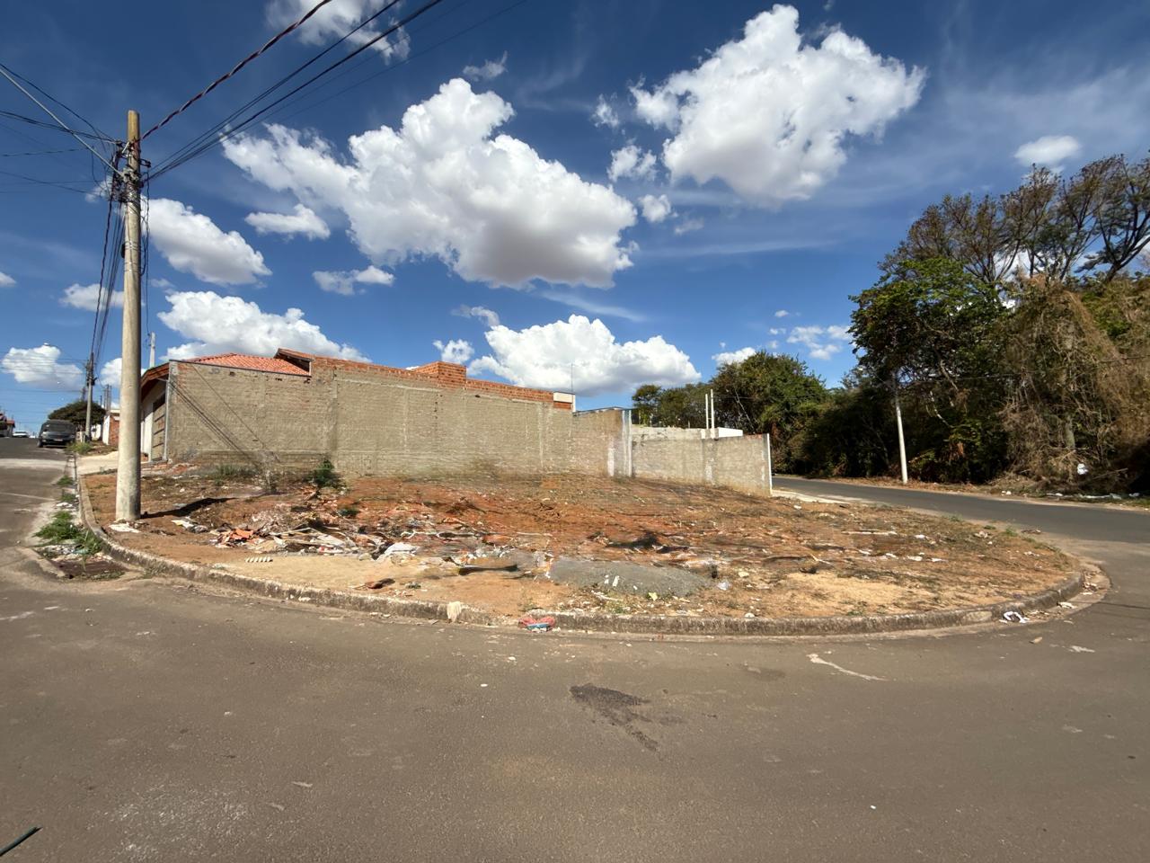 Terreno Jardim Santa Cruz: 325 m², Ótimo Preço!