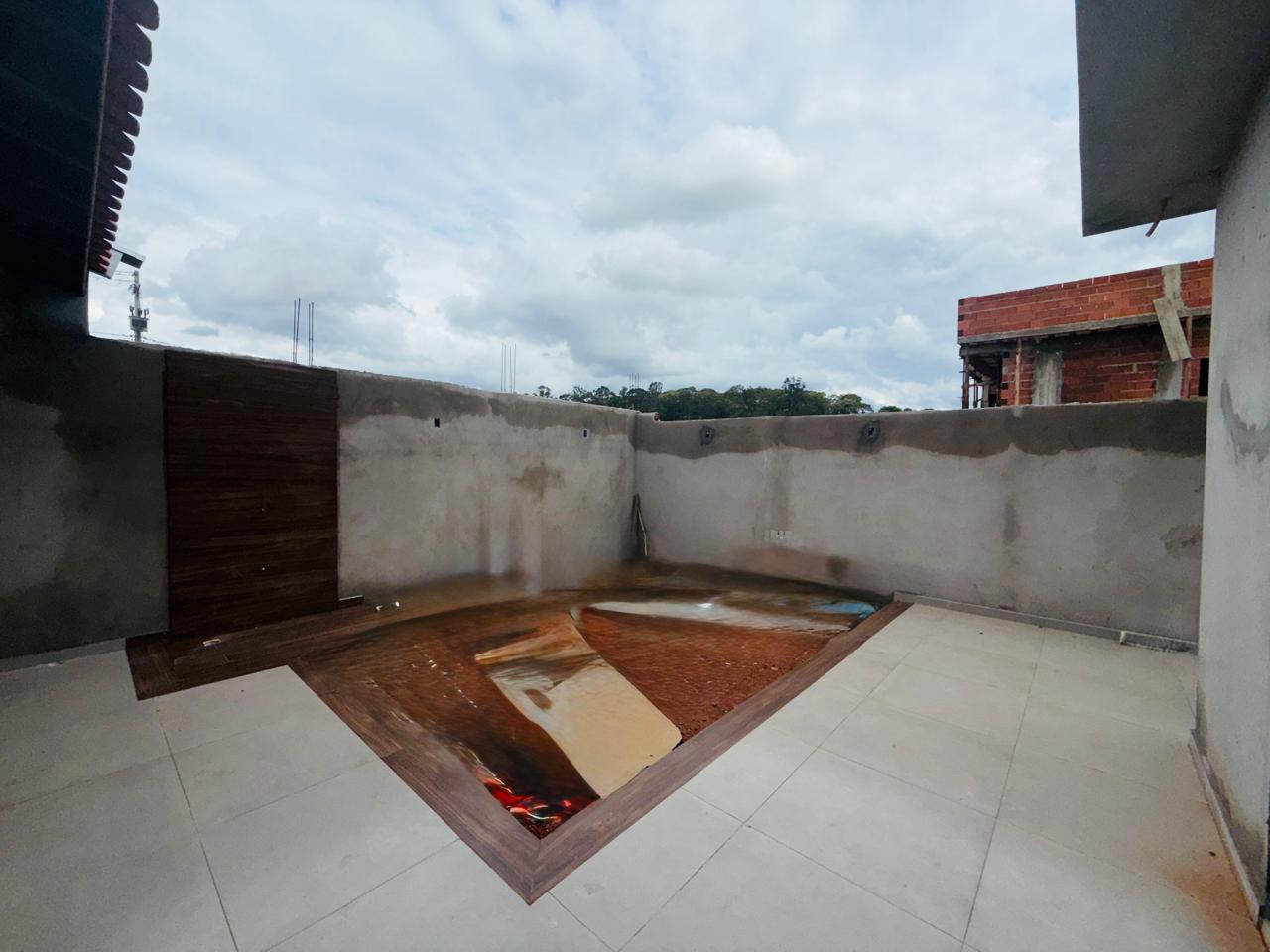 CASA À VENDA CONDOMÍNIO TERRAS DA CACHOEIRA ESTUDA POSSIBILIDADE DE PERMUTA EM APARTAMENTO.