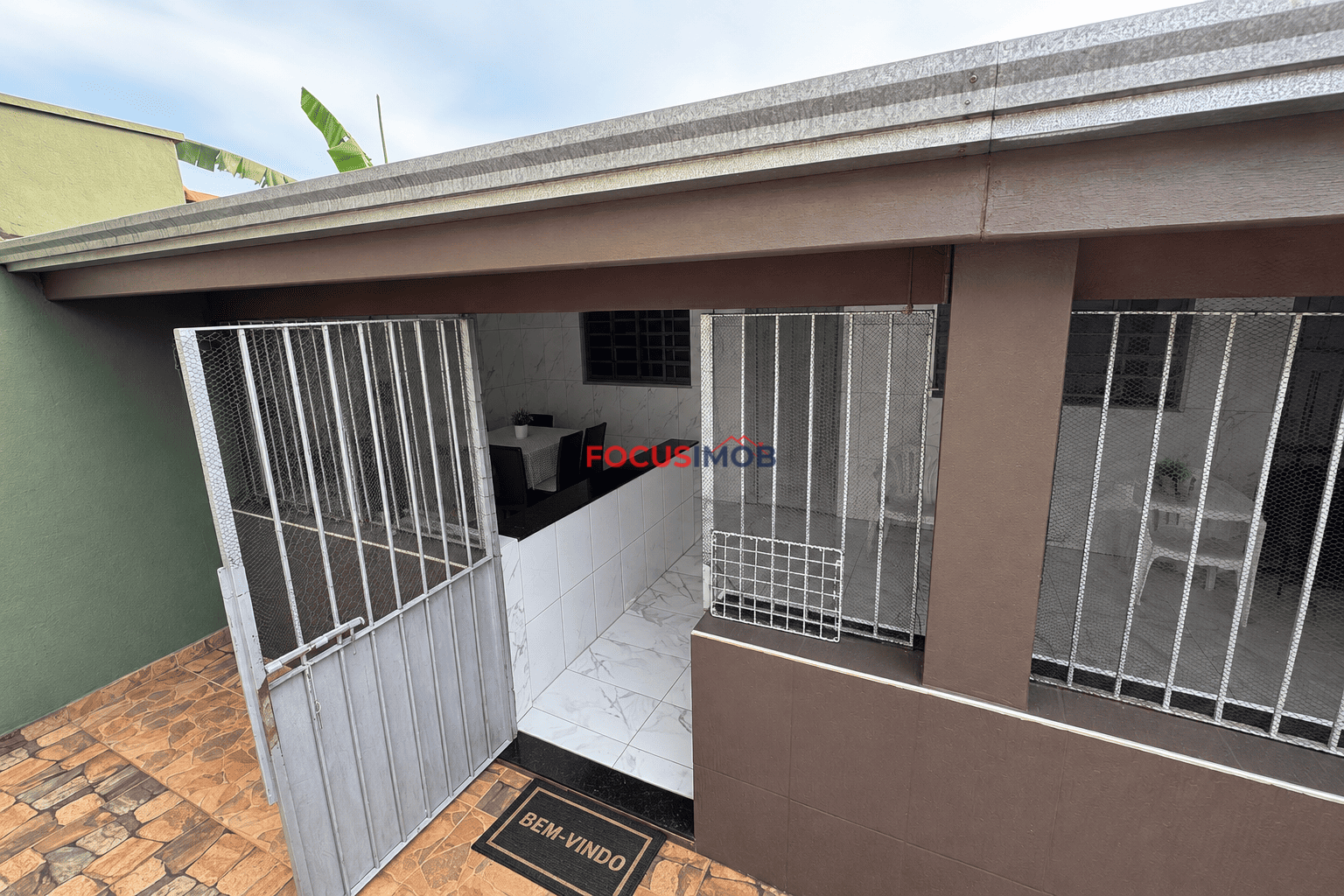 Excelente oportunidade duas casas independentes, ideal para investidores.