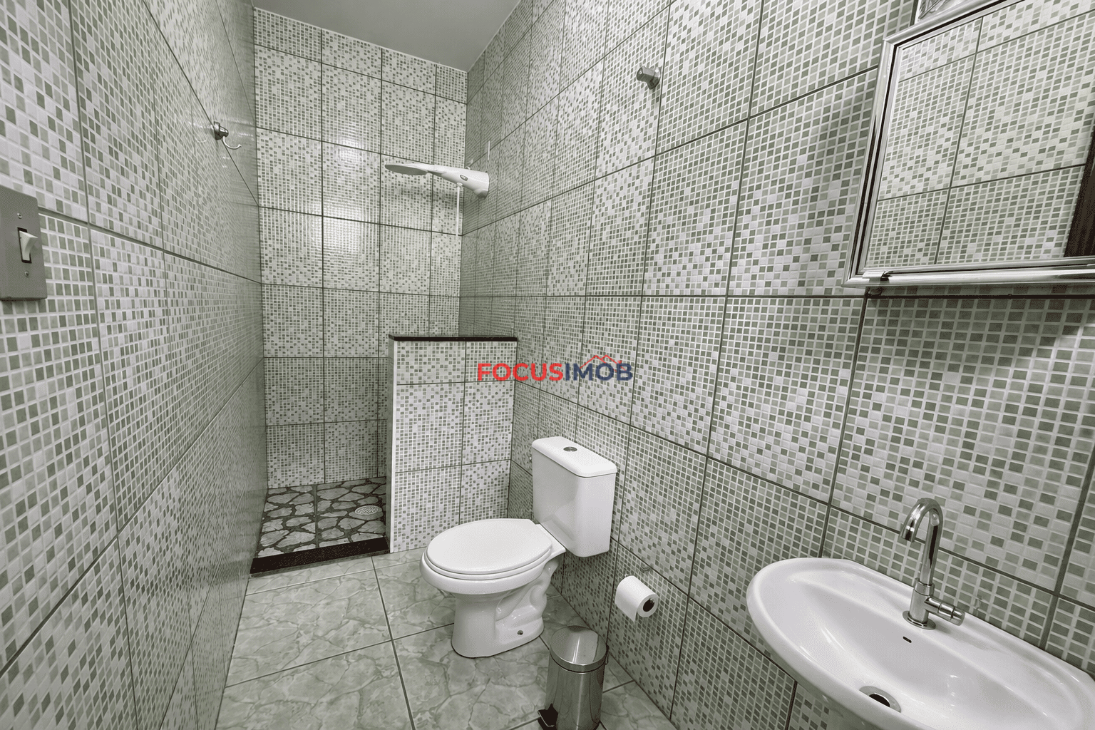 Excelente oportunidade duas casas independentes, ideal para investidores.