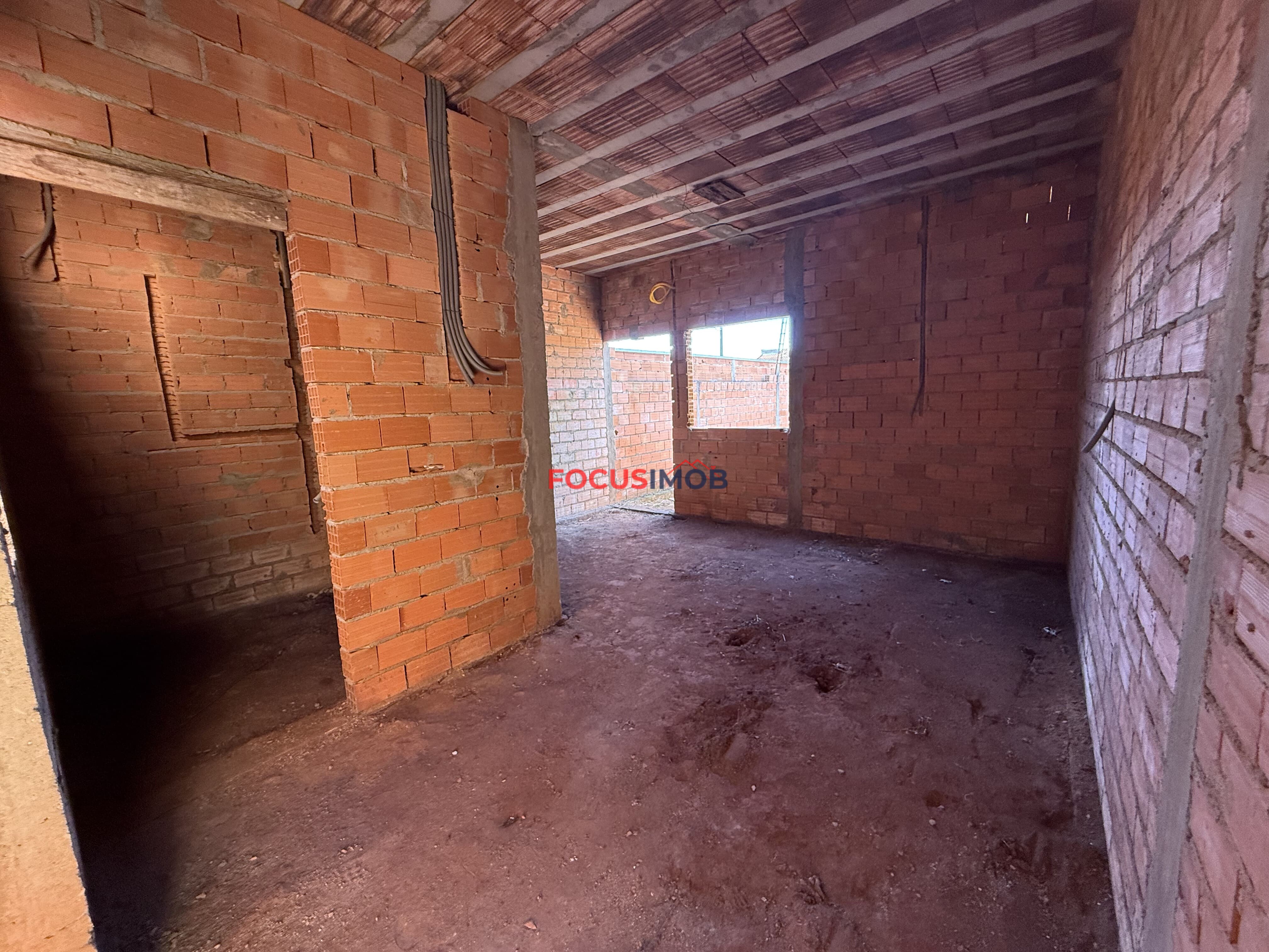 VENDE-SE – DUAS CASAS EM CONSTRUÇÃO NO MESMO TERRENO | BAIRRO SAKAIDA – MOGI GUAÇU/SP