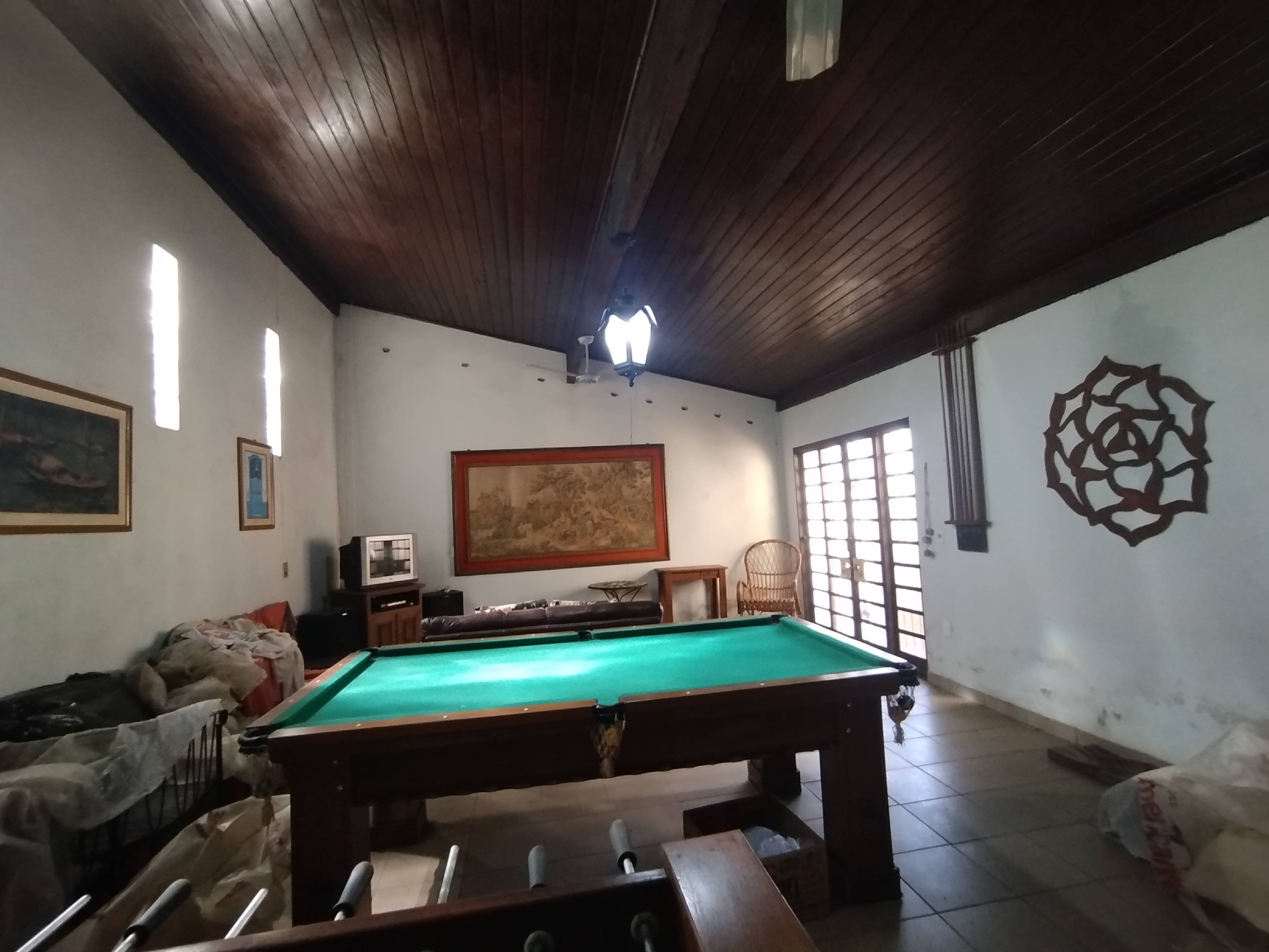 Sítio com casa colonial em excelente localização
