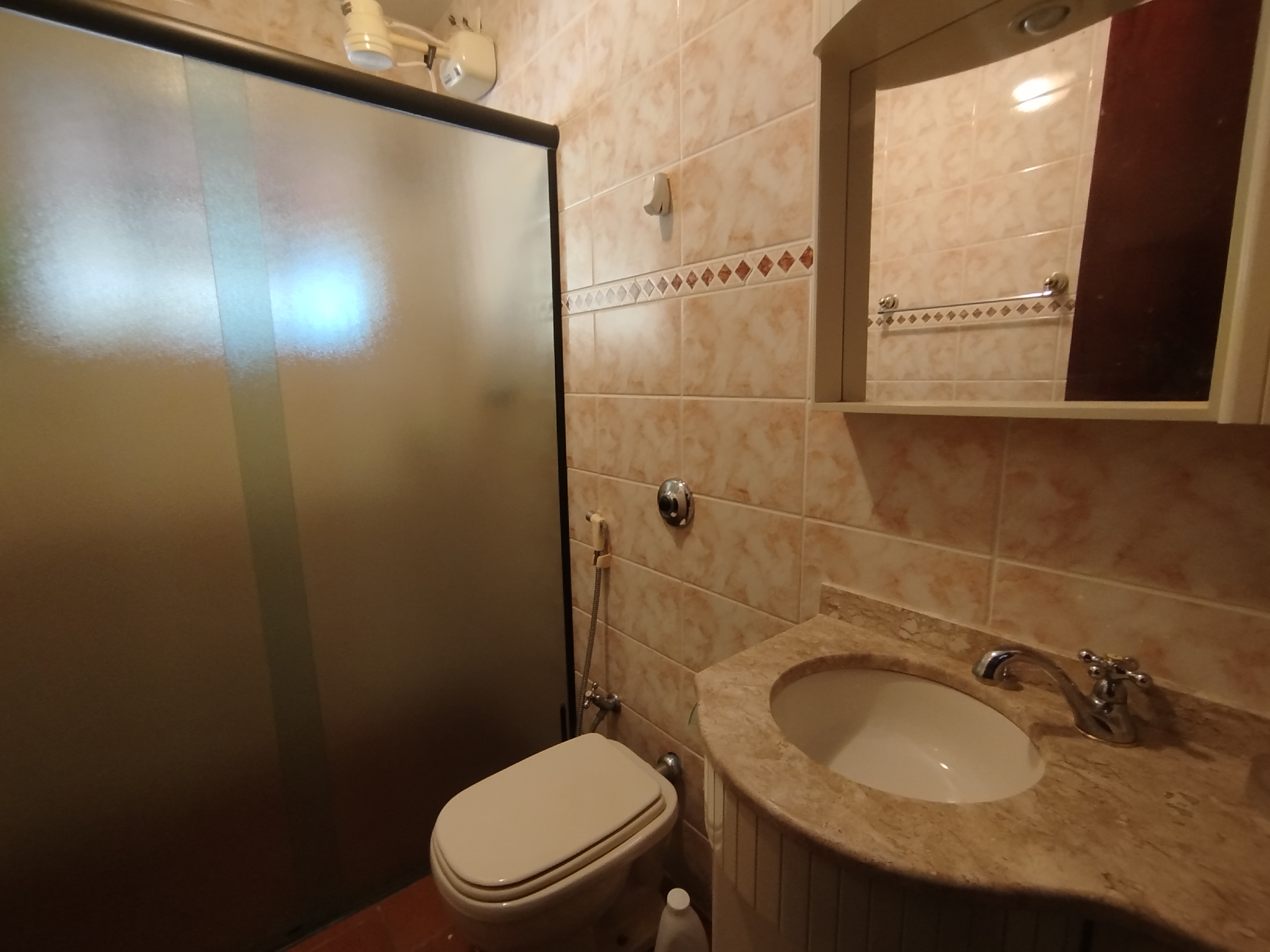 Sítio com casa colonial em excelente localização