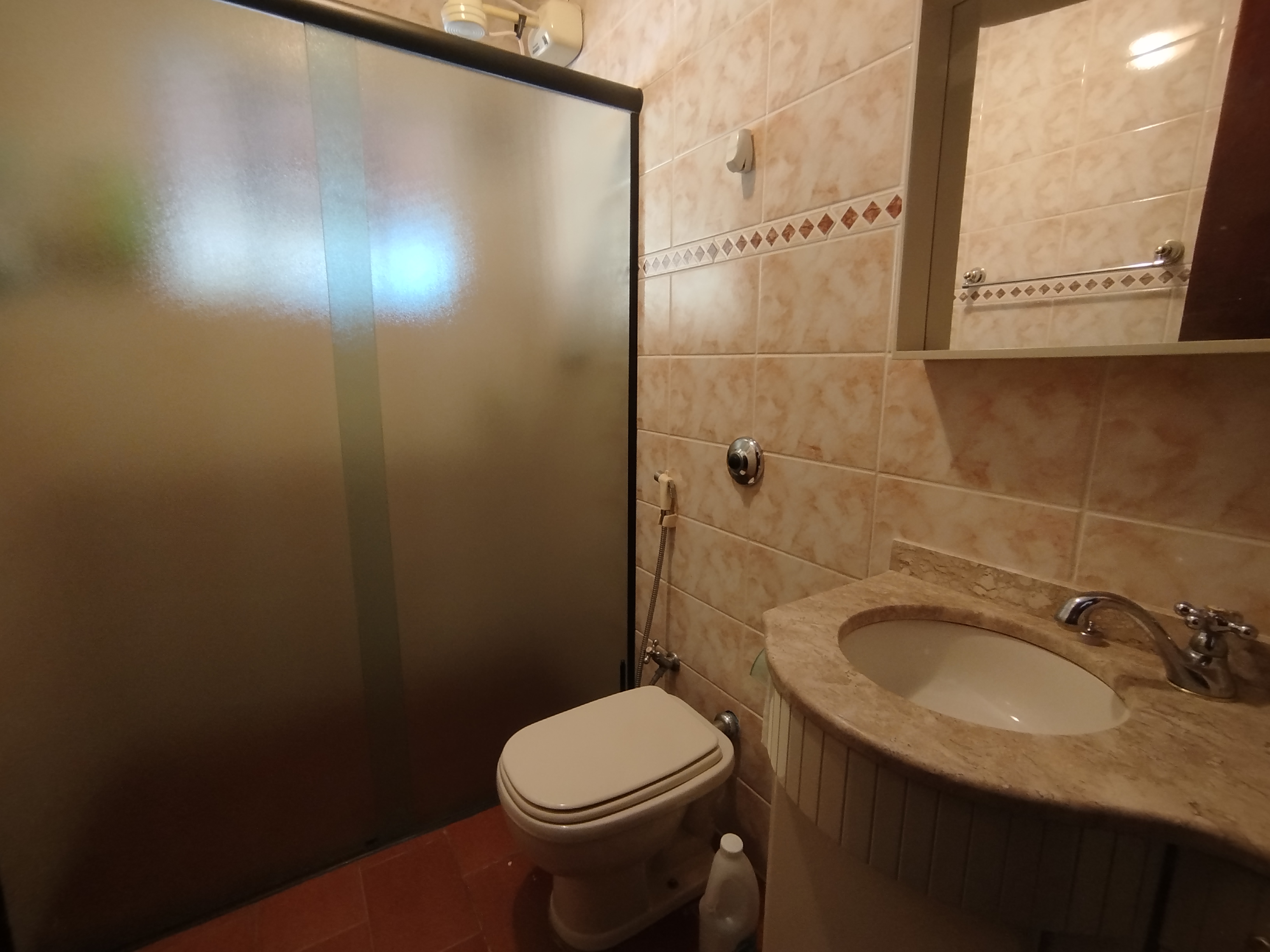 Sítio com casa colonial em excelente localização