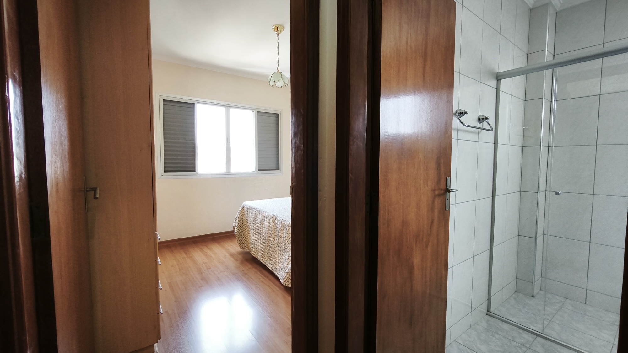 Apartamento Espaçoso e Arejado, com 3 Quartos (2 Suítes), próximo à Fonte Di Trevi, em Serra Negra!