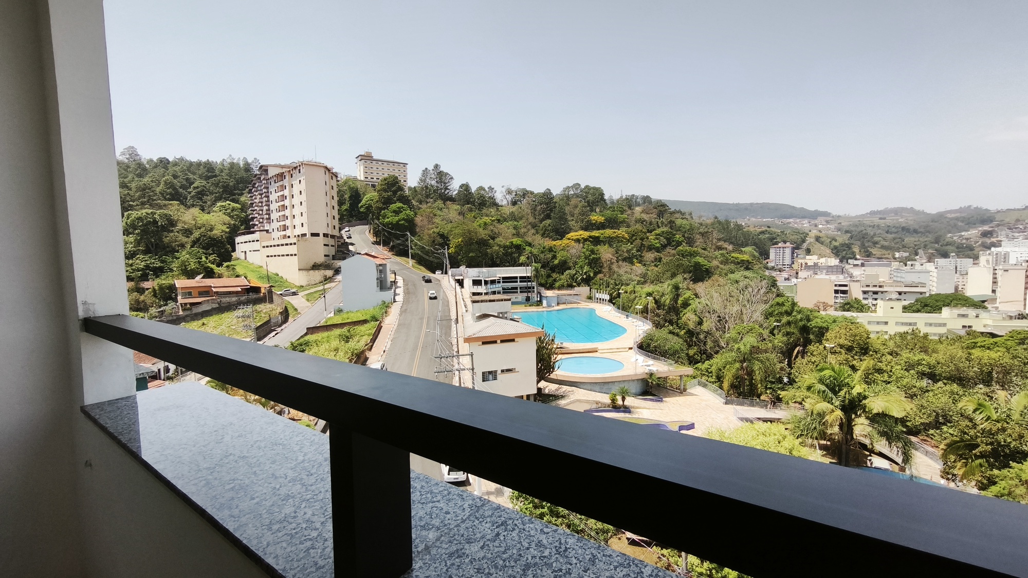 Apartamento Espaçoso e Arejado, com 3 Quartos (2 Suítes), próximo à Fonte Di Trevi, em Serra Negra!