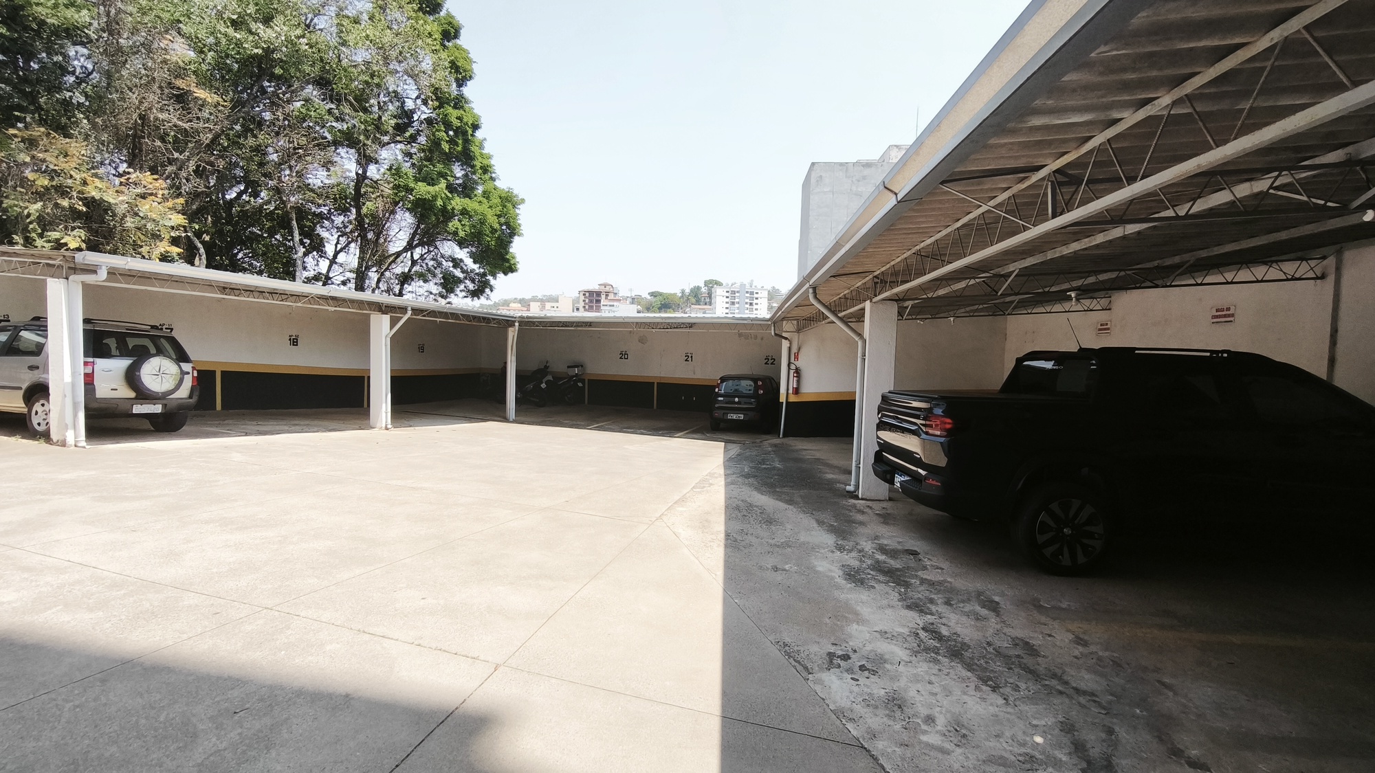 Apartamento Espaçoso e Arejado, com 3 Quartos (2 Suítes), próximo à Fonte Di Trevi, em Serra Negra!