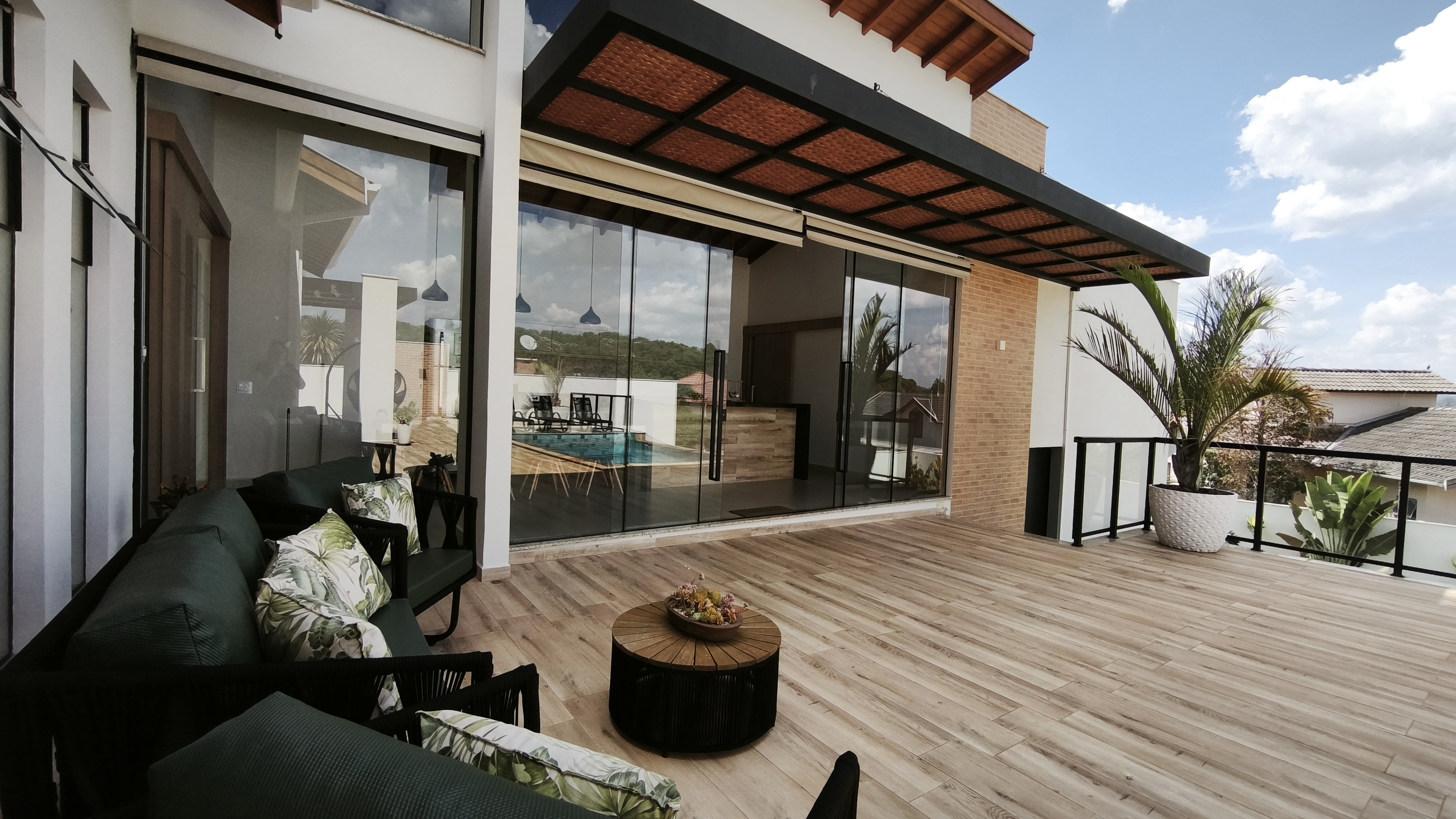 OPORTUNIDADE ÚNICA - Excelente Casa no Circuito das Águas Paulista - Águas de Lindóia - Condomínio Fechado