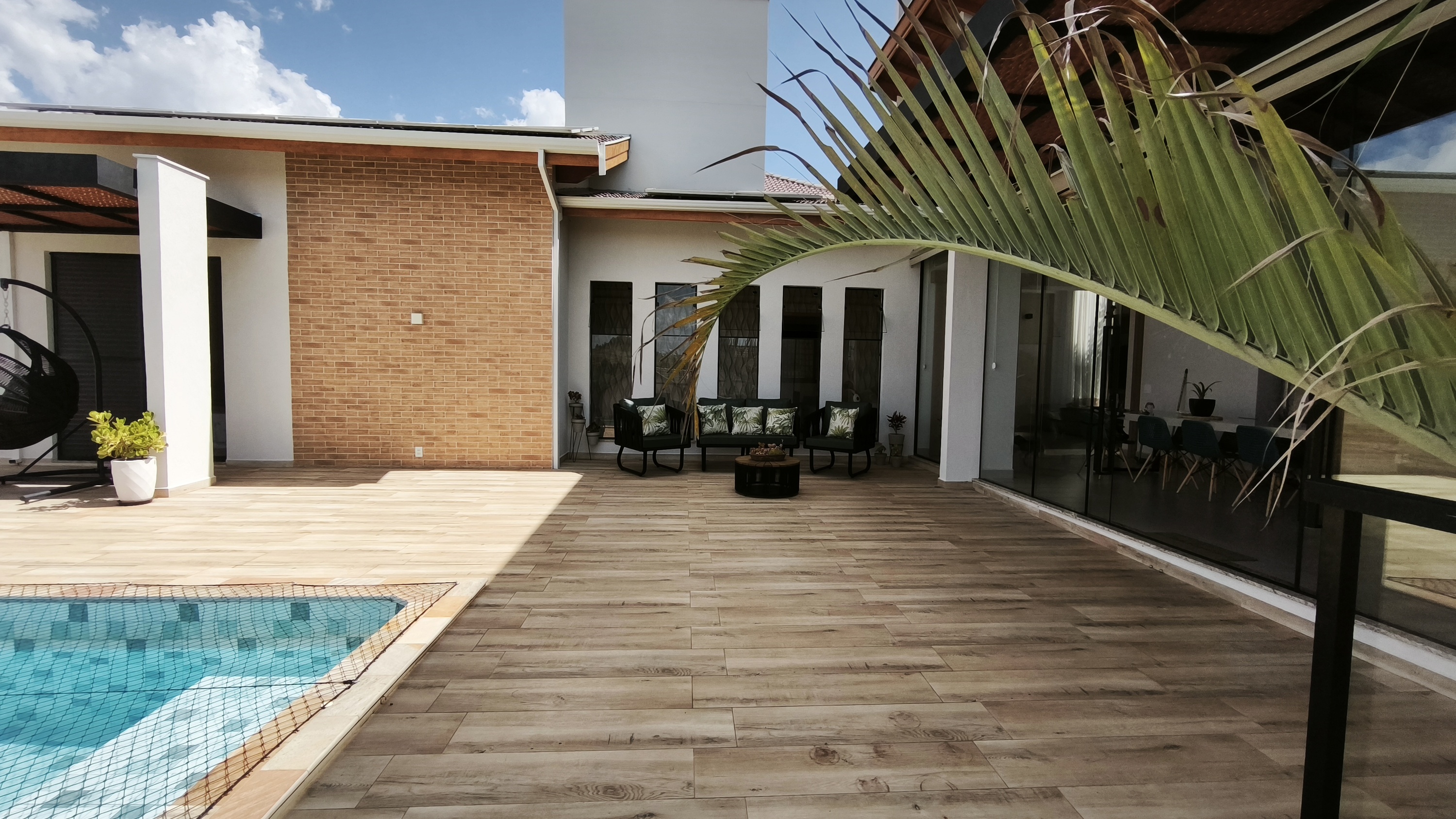 OPORTUNIDADE ÚNICA - Excelente Casa no Circuito das Águas Paulista - Águas de Lindóia - Condomínio Fechado