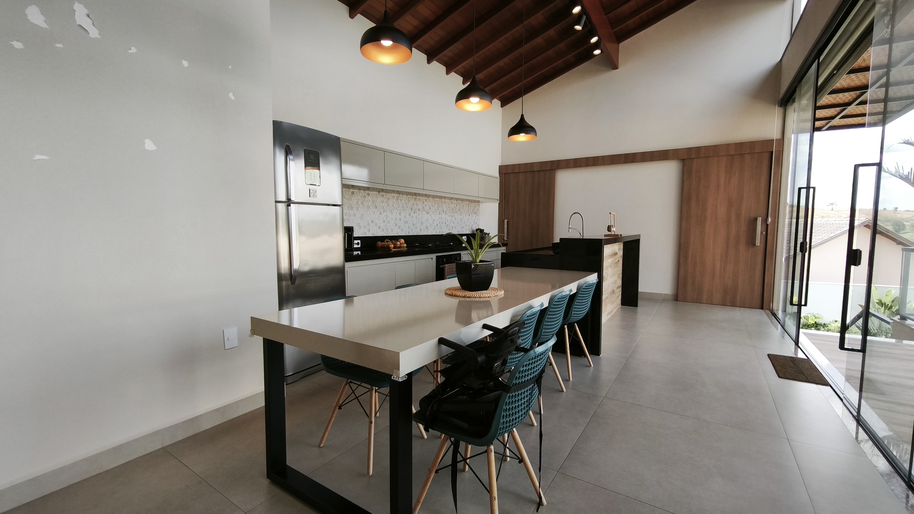 OPORTUNIDADE ÚNICA - Excelente Casa no Circuito das Águas Paulista - Águas de Lindóia - Condomínio Fechado