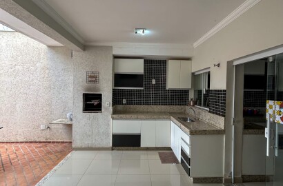 Sobrado a venda no bairro Jardim Jacira, Mogi Guaçu - SP