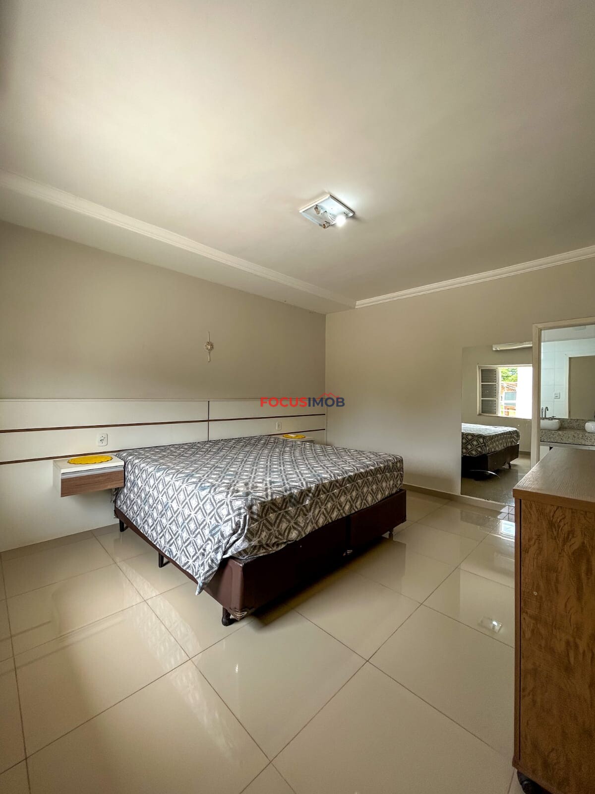 Sobrado a venda no bairro Jardim Jacira, Mogi Guaçu - SP