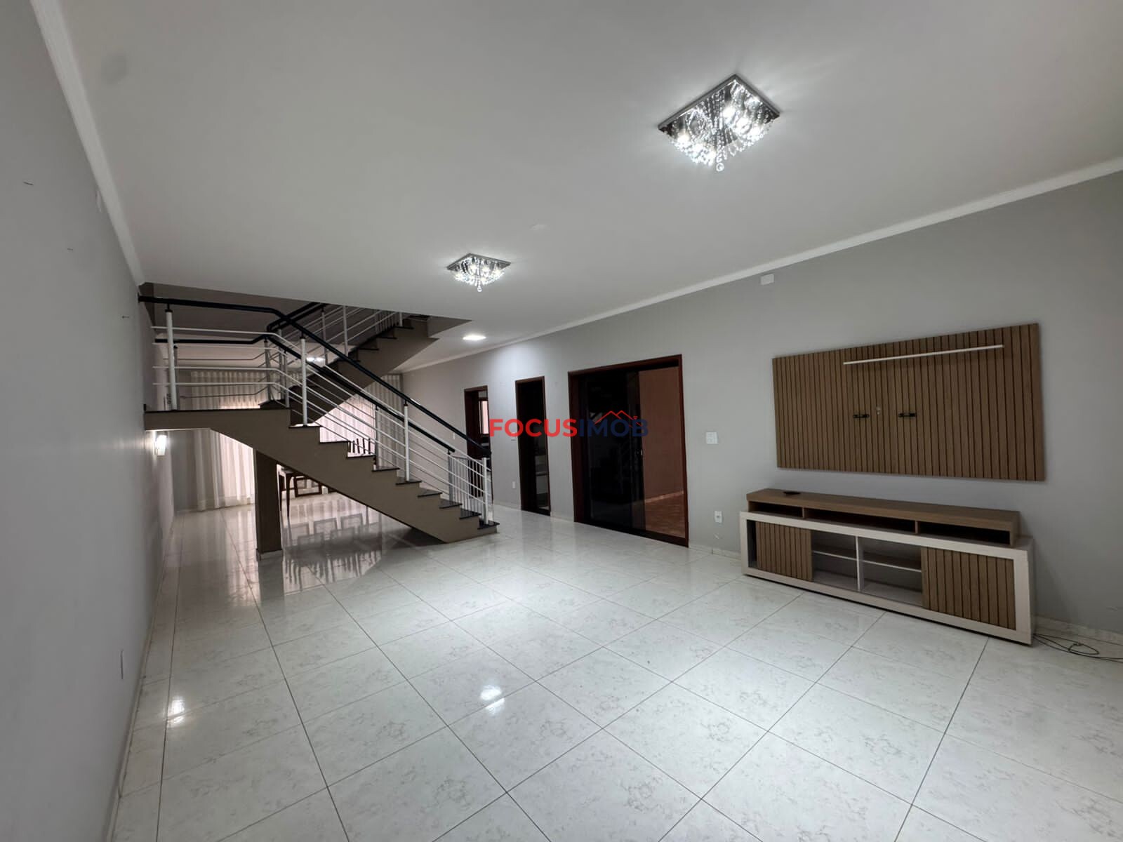 Maravilhoso sobrado à venda no Jardim Santo Antônio, em Mogi Guaçu