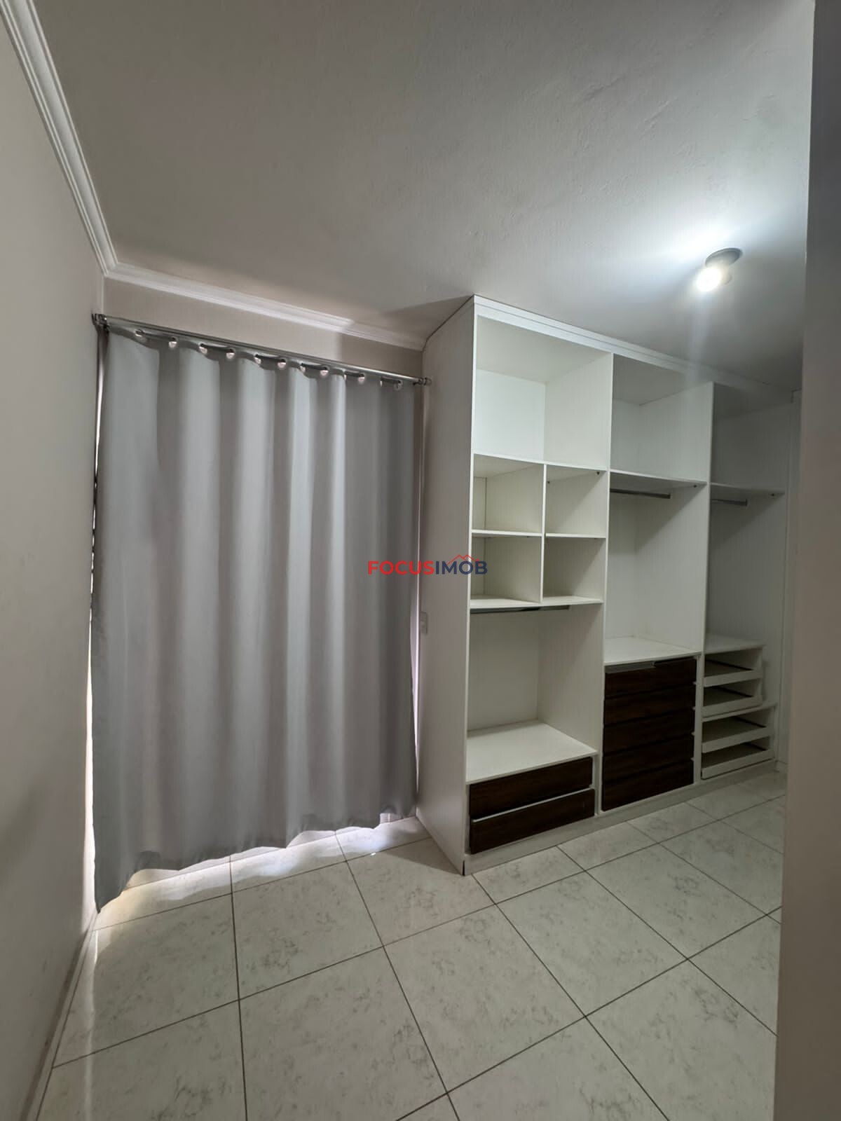 Maravilhoso sobrado à venda no Jardim Santo Antônio, em Mogi Guaçu