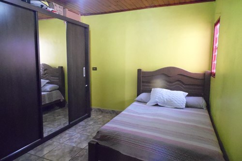 Casa três quartos e três banheiros no Zaniboni II