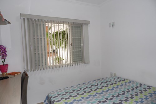 Casa com Jacuzzi Pq Cidade Nova