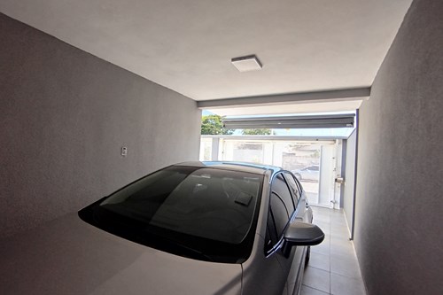 Casa com Jacuzzi Pq Cidade Nova
