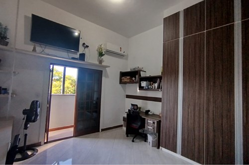 Sobrado com vista panorâmica e 5  dormitórios no Jardim Itacolomy