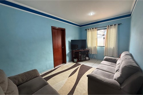 Casa com três dormitórios mais edícula