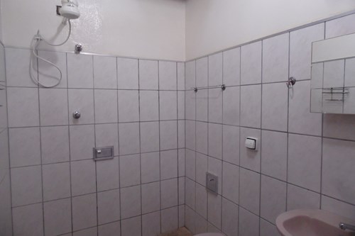 Casa três quartos e três banheiros no Zaniboni II