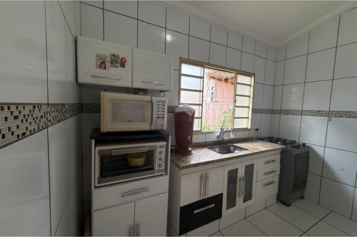 Casa com três dormitórios mais edícula