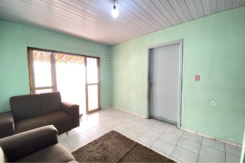 Casa dois dormitórios em Avenida