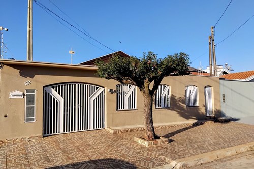 "Descubra Sua Casa dos Sonhos no Jardim Novo II"