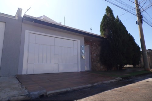 Encante-se com esta Casa dos Sonhos em Mogi Guaçu São Paulo!